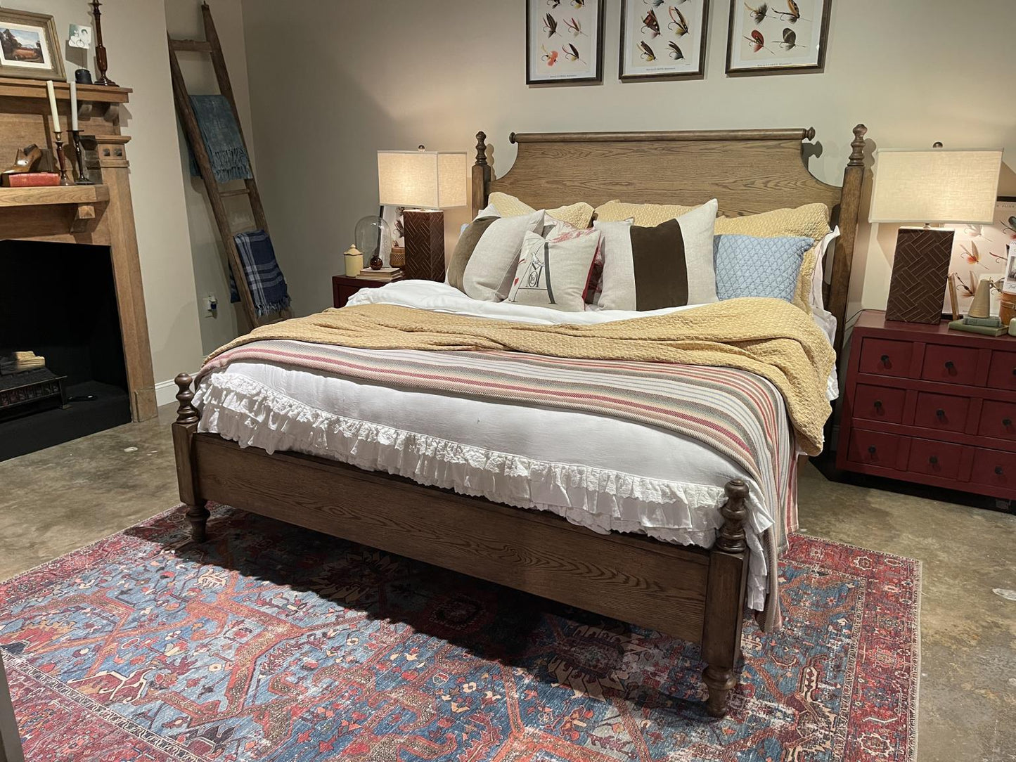 Vintage Market - High Low Poster Bed Siderails Queen / King - Barnwood Oak