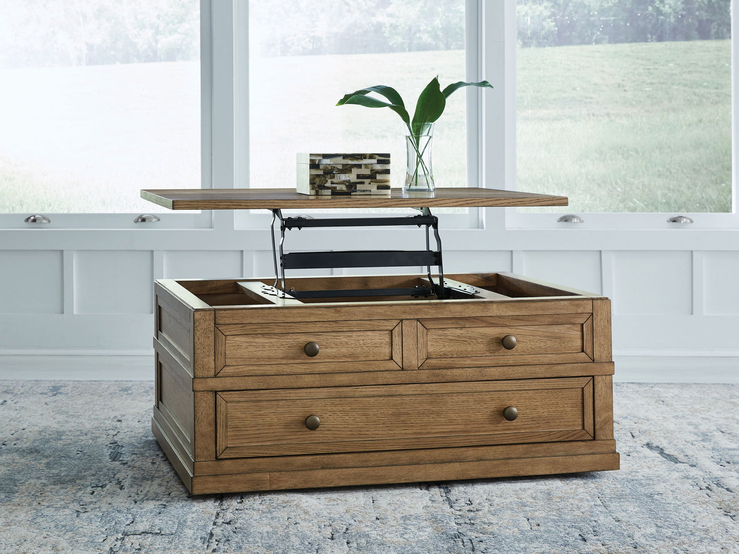 Sharlance - Lift Top Cocktail Table - Light Brown