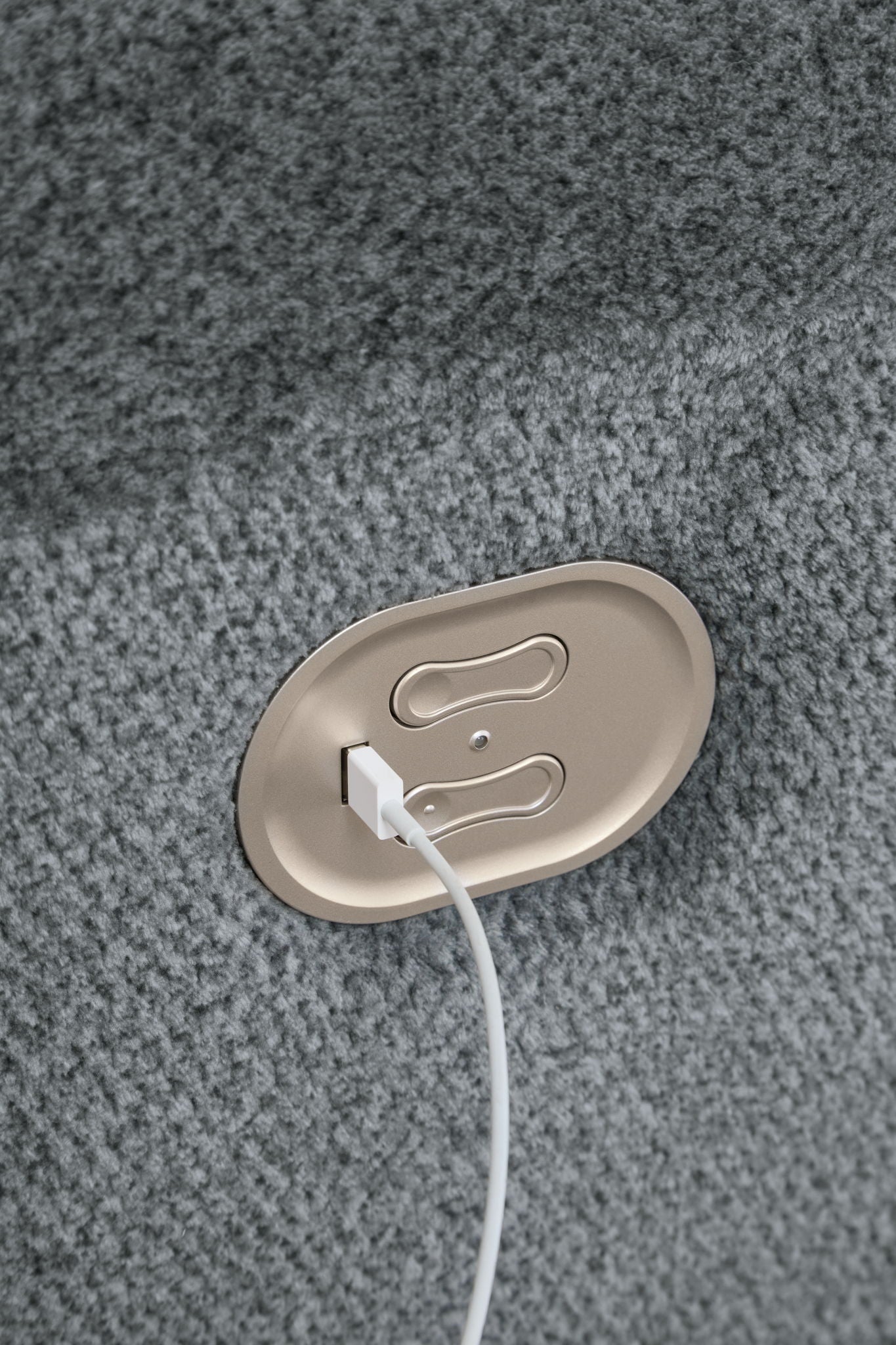 Tip-off - Power Reclining Loveseat With Console / Adj Headrest