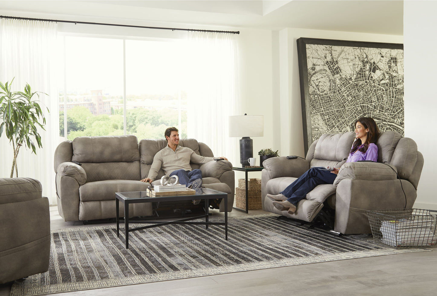 Flynn - Power Lay Flat Recliner With Power Adjustable Headrest & Lumbar And Dual Heat & Massage - Fig