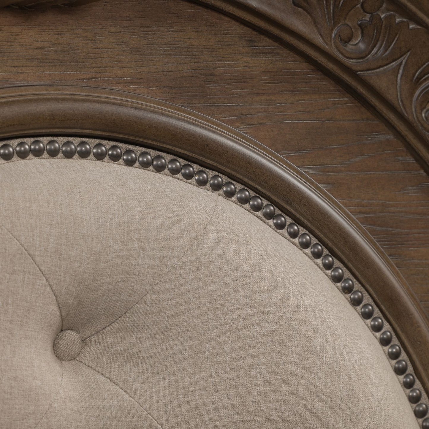 Carlisle Court - Poster Bed