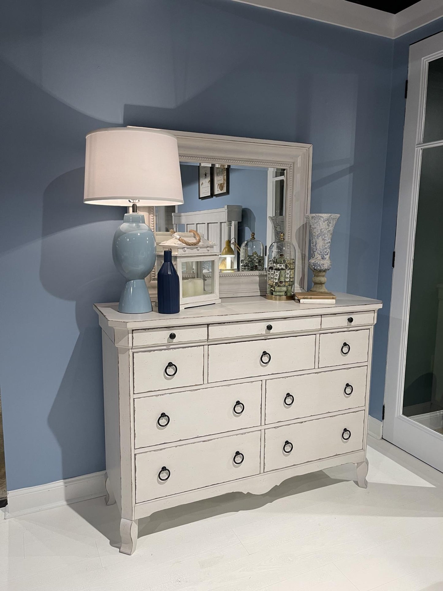 Vintage Market - Dresser