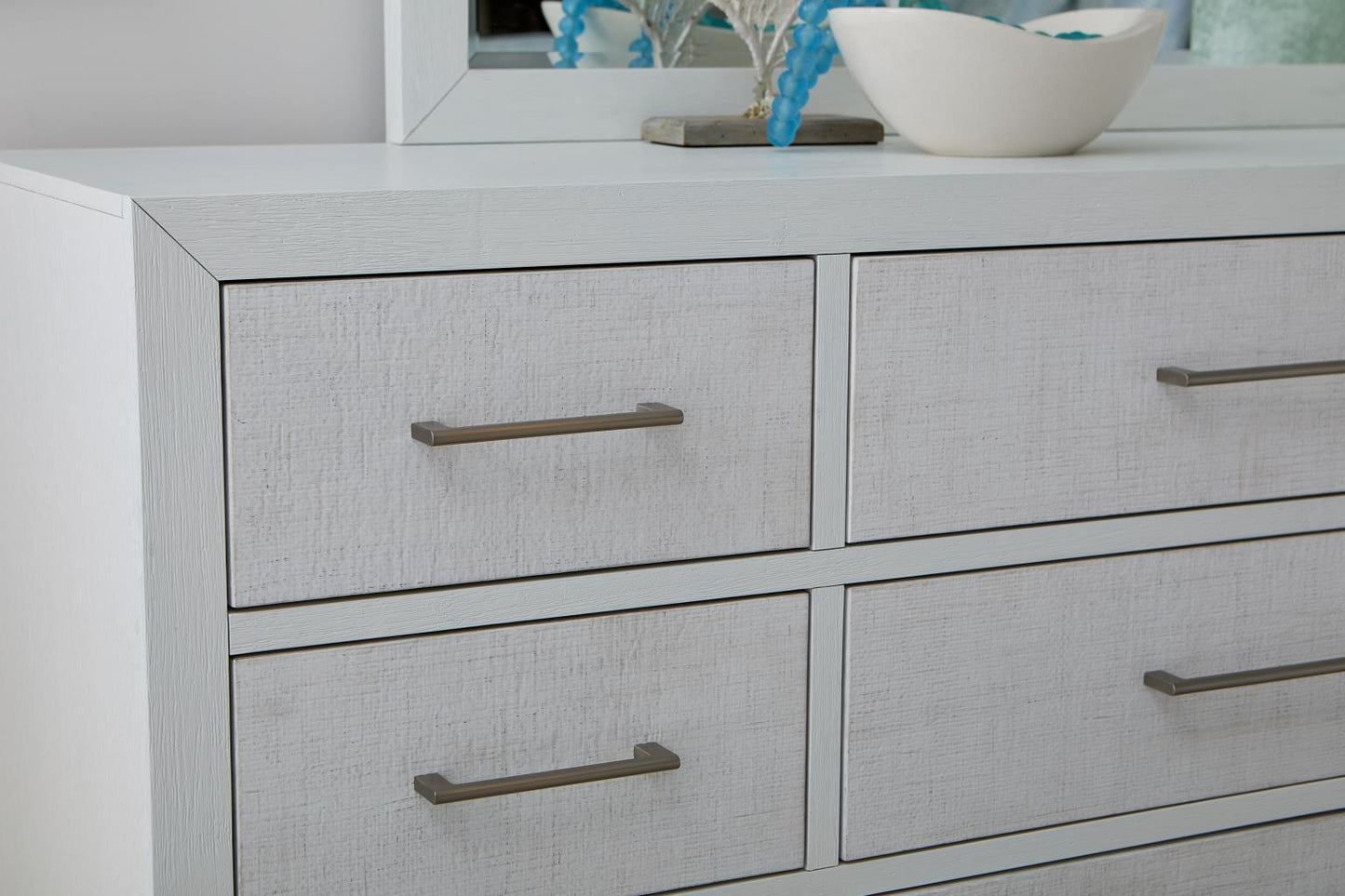 Staycation - Dresser 9 Drawers