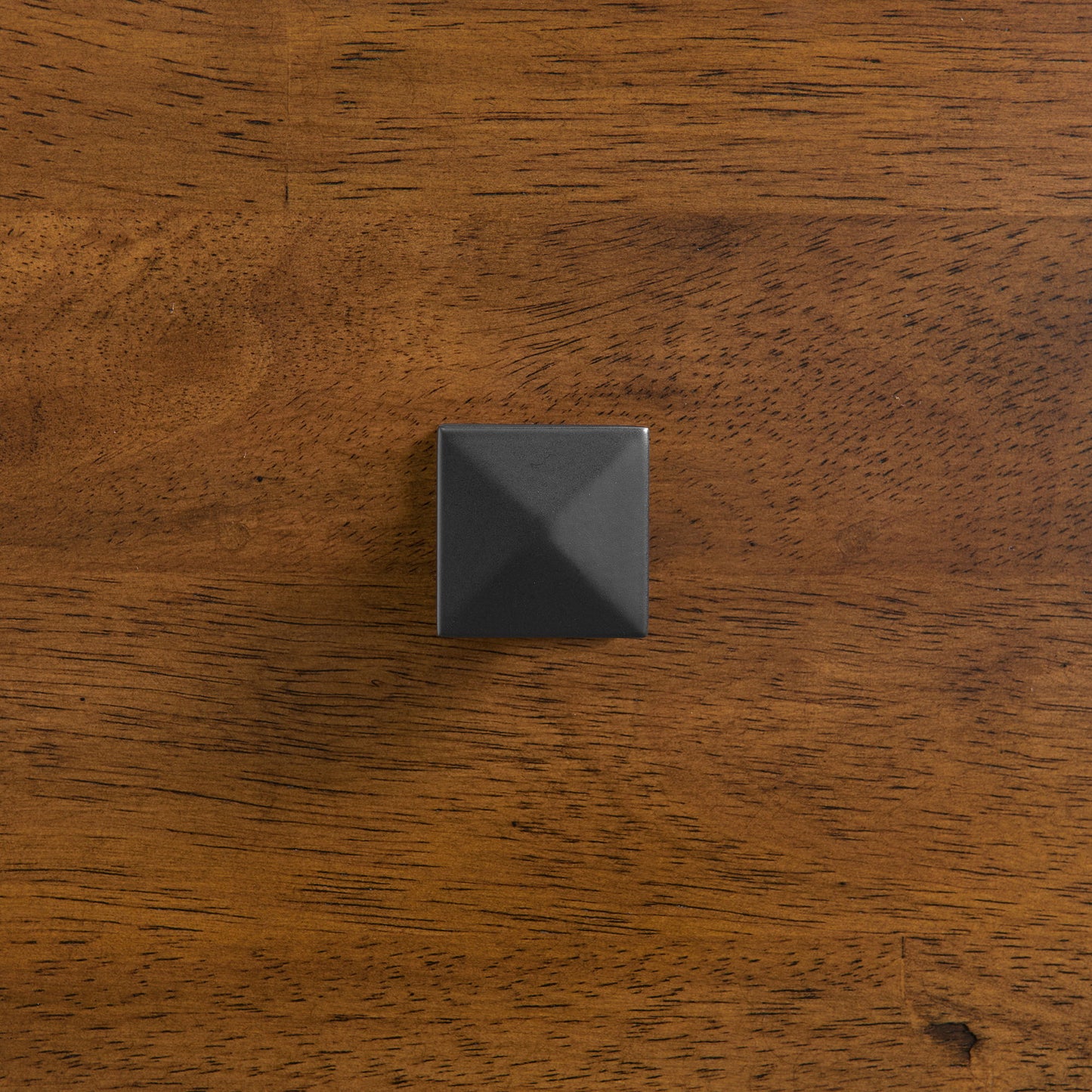 Gage - 9-Drawer Dresser