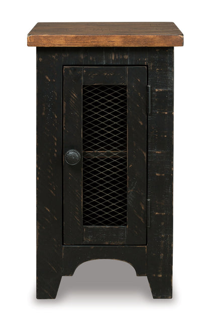 Valebeck - Chair Side End Table - Black / Brown