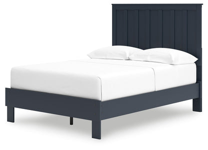 Simmenfort - Platform Bed With Panel Headboard