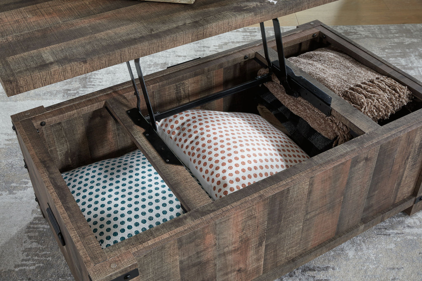 Hollum - Lift Top Cocktail Table - Rustic Brown