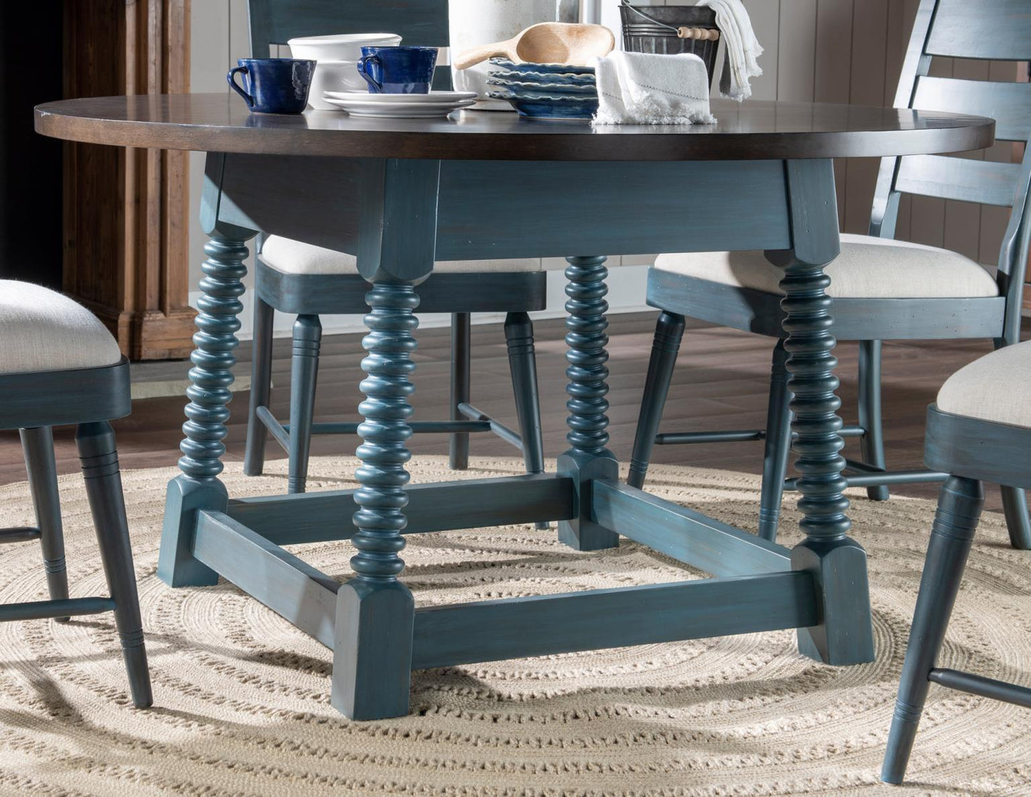 Lake House - Round Pedestal Table