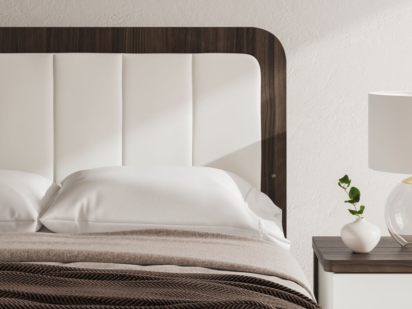 Kendanport - Upholstered Bed