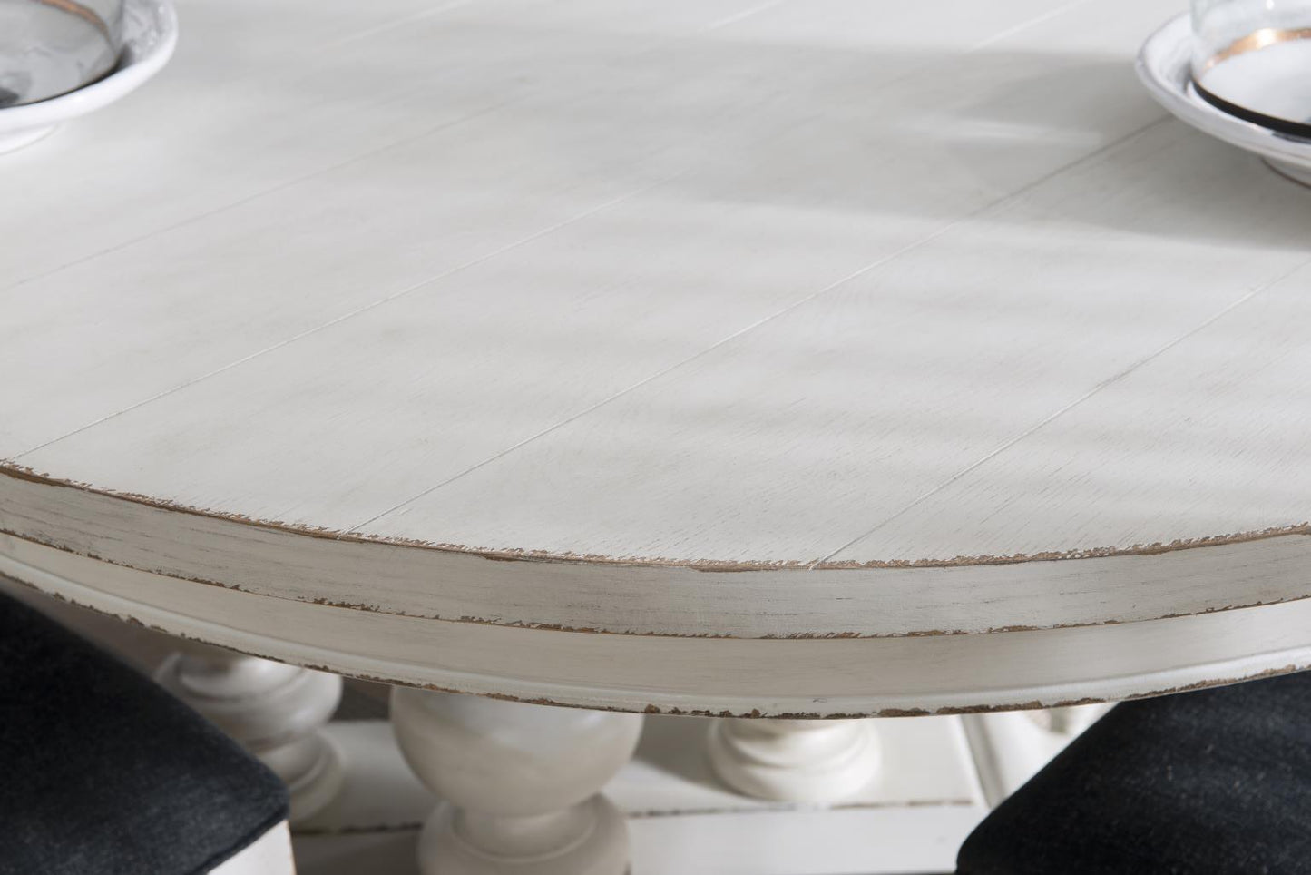 Cottage Park - Complete Round Table - White