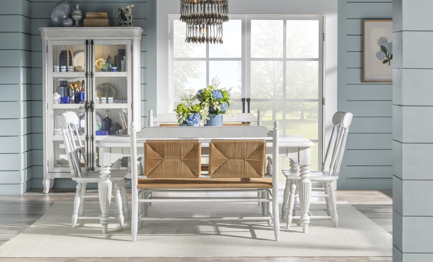 Vintage Market - Rush Seat Bench - Picket Fence
