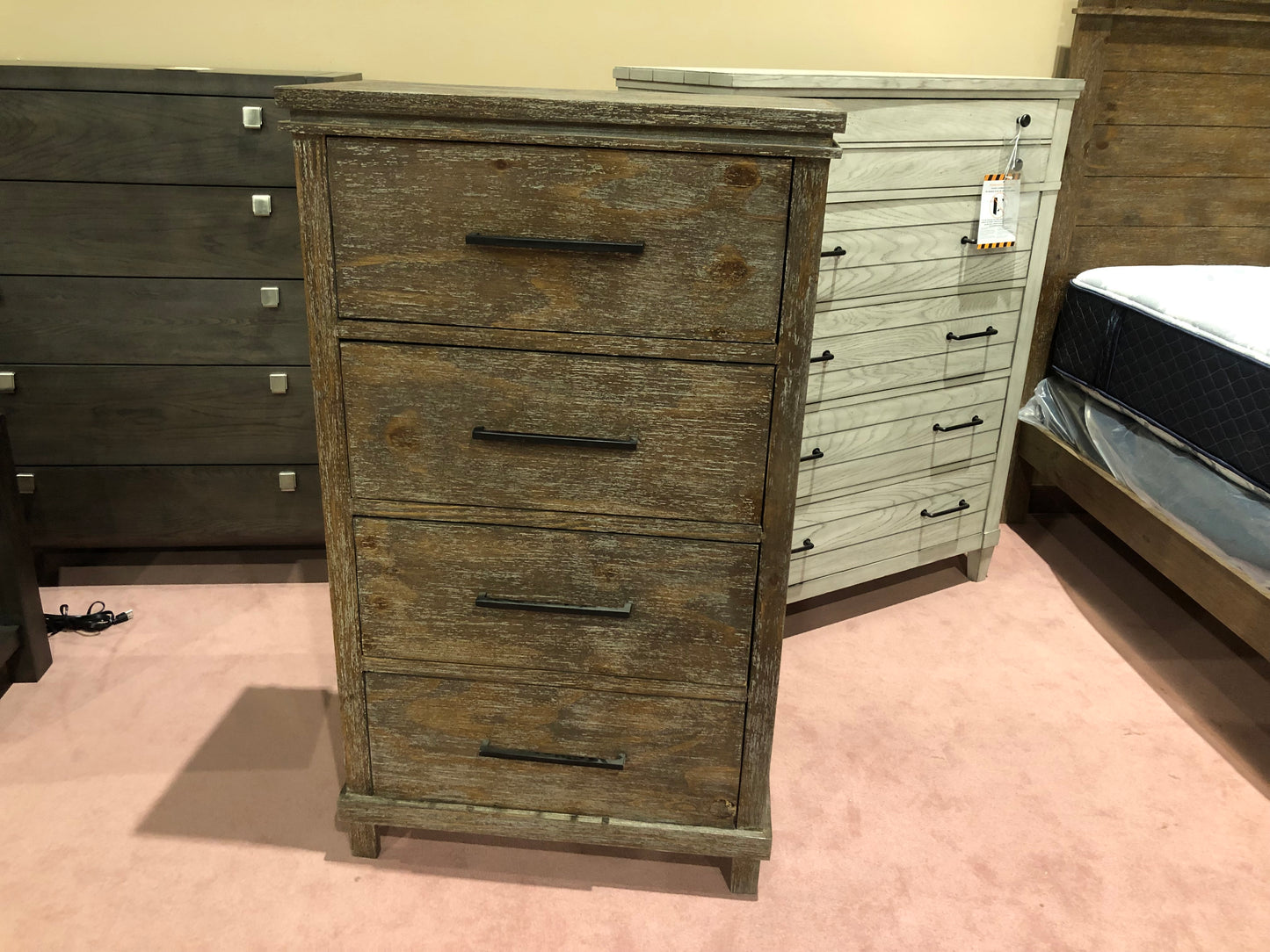 Seattle Queen Bed, Chest, Nightstand