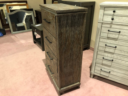 Seattle Queen Bed, Chest, Nightstand