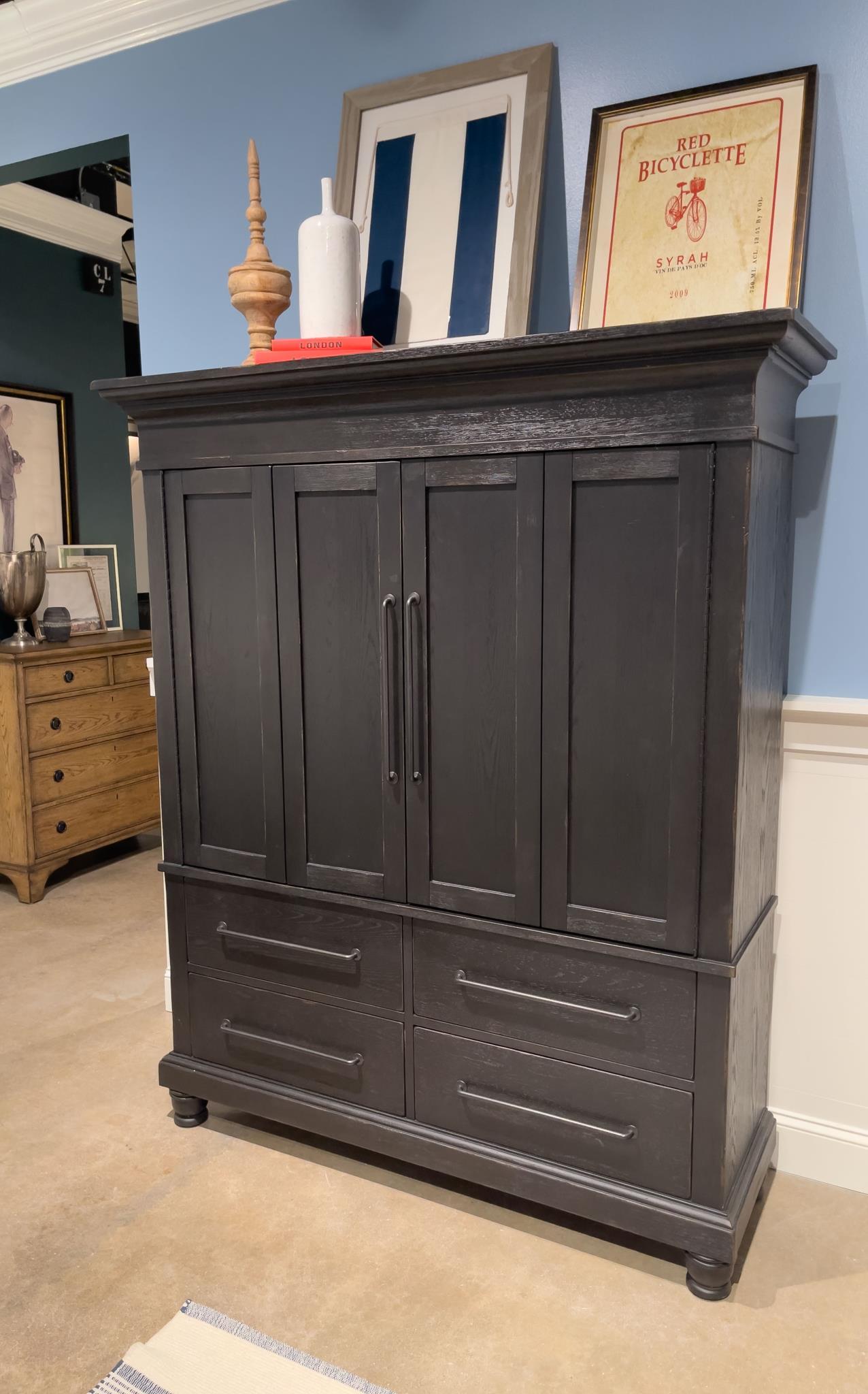 Vintage Market - Armoire