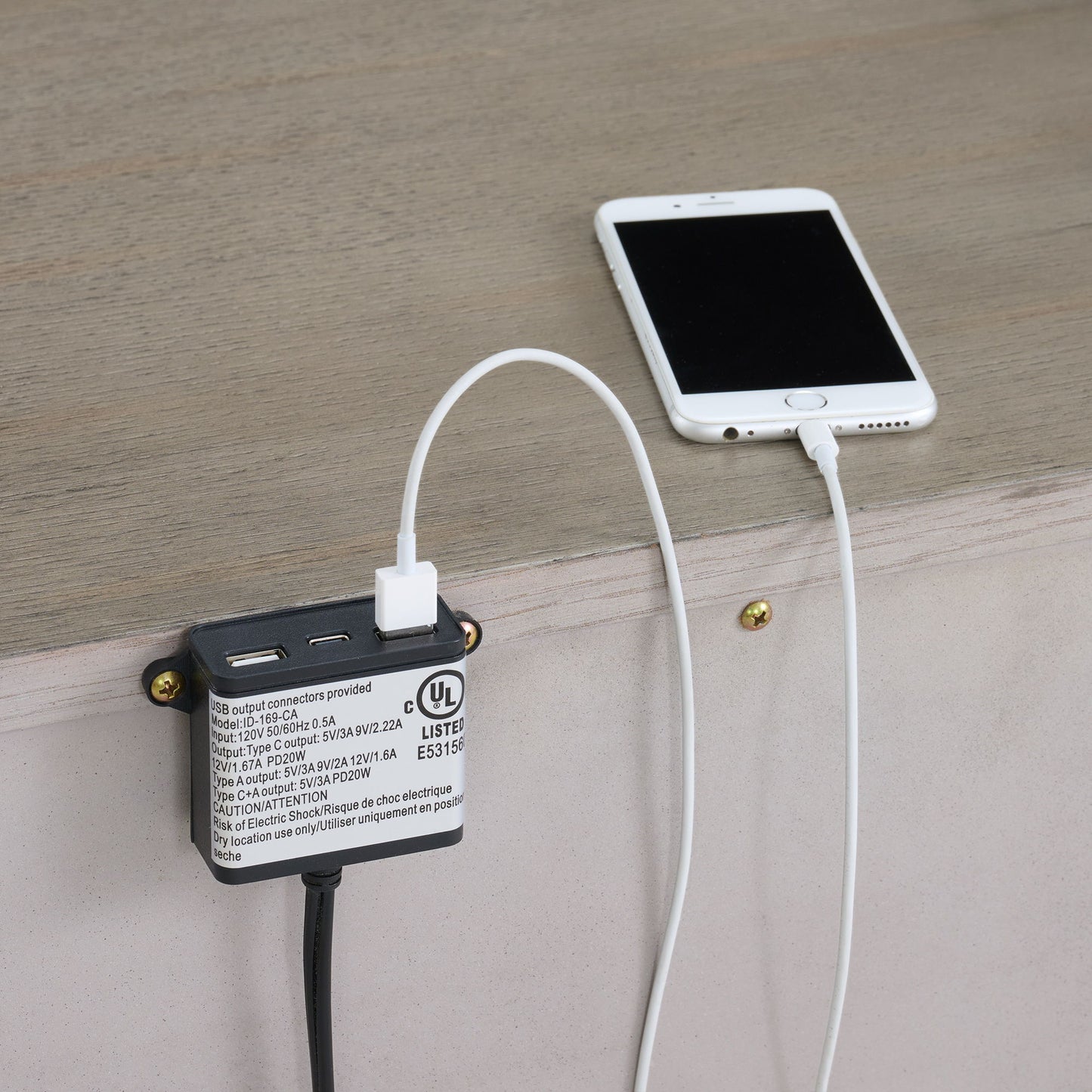 Kelis - 4 Piece Bedroom Set With Queen Panel Bed And LED - Gray