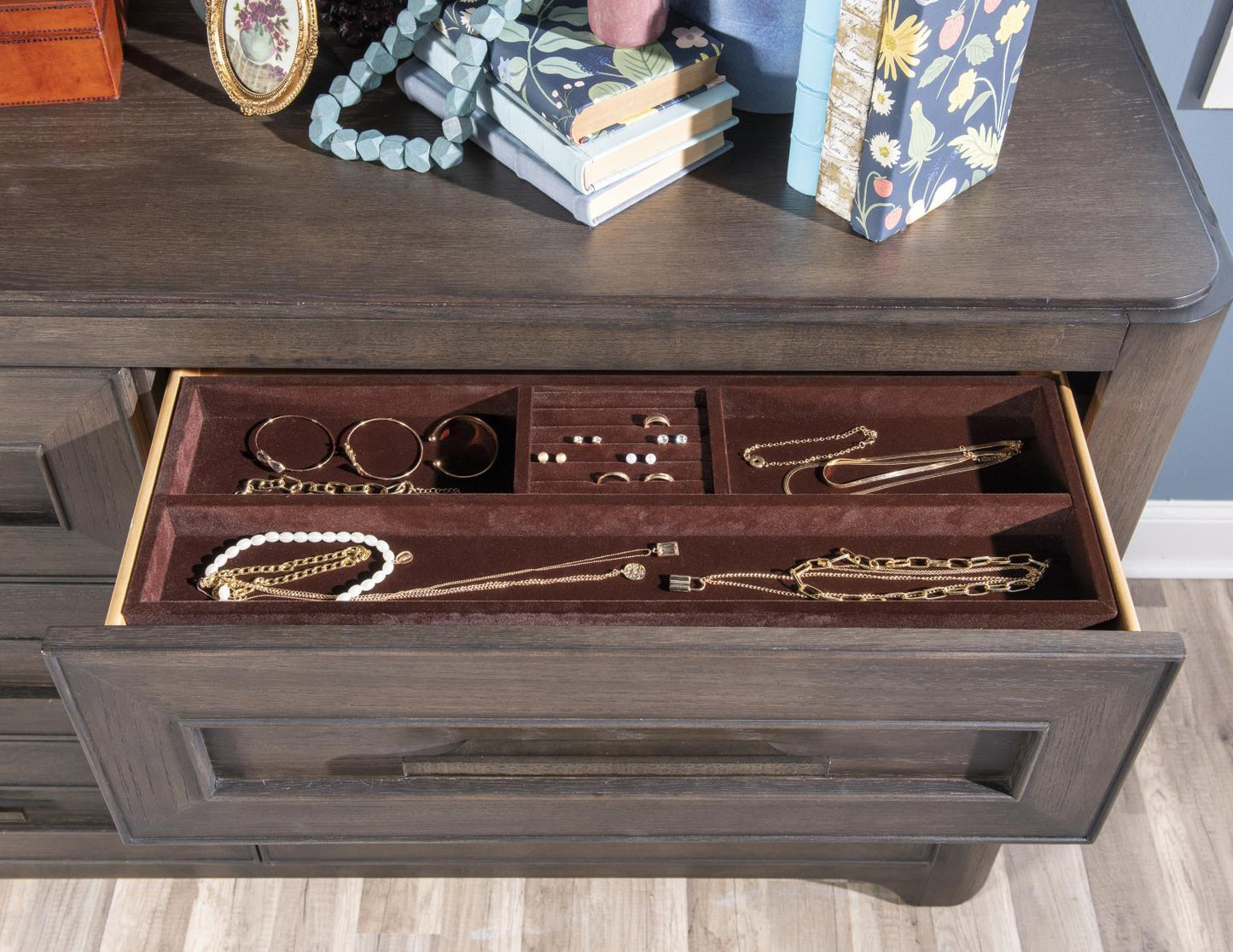 Lancia - 6 Drawer Dresser - Charred Oak