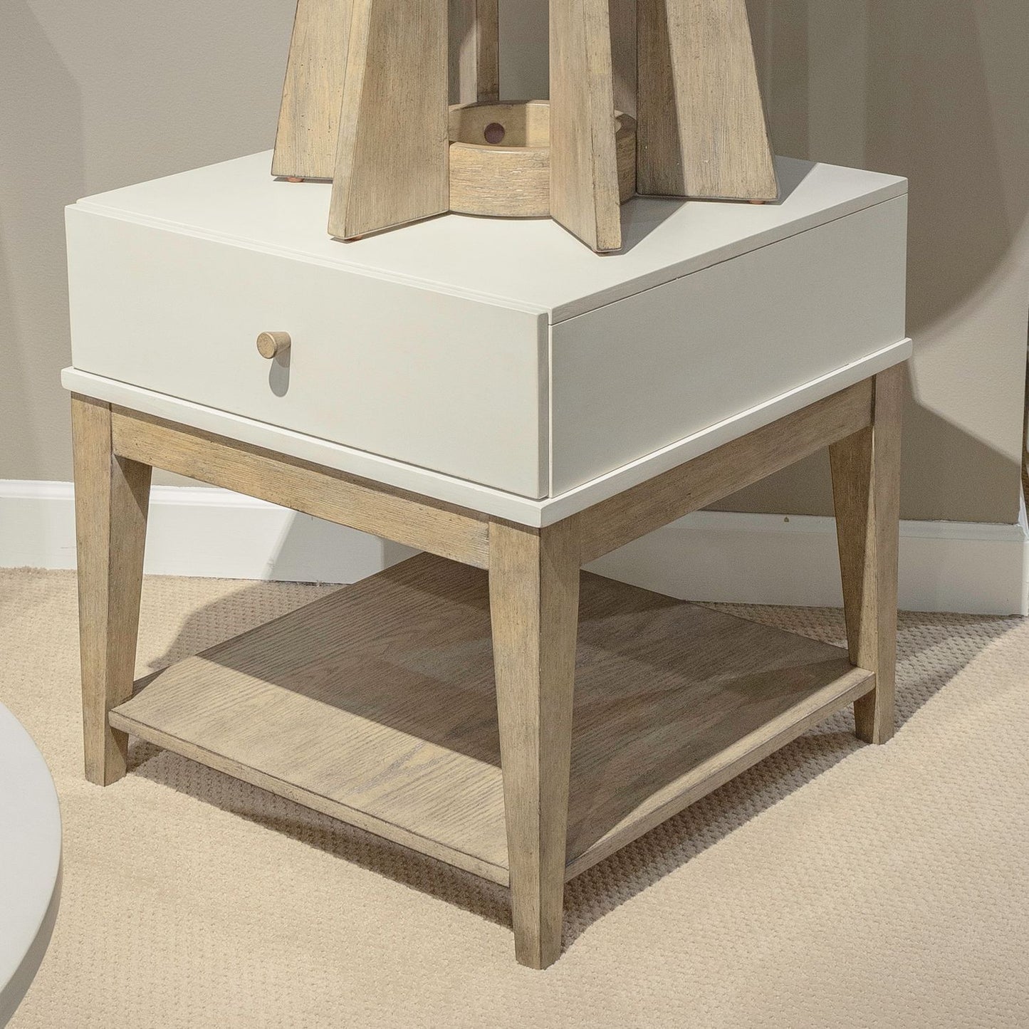 Berkley Square - Table