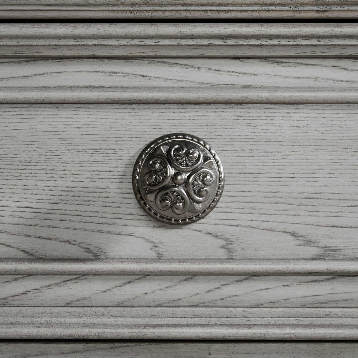 Glenmore - 8-Drawer Dresser