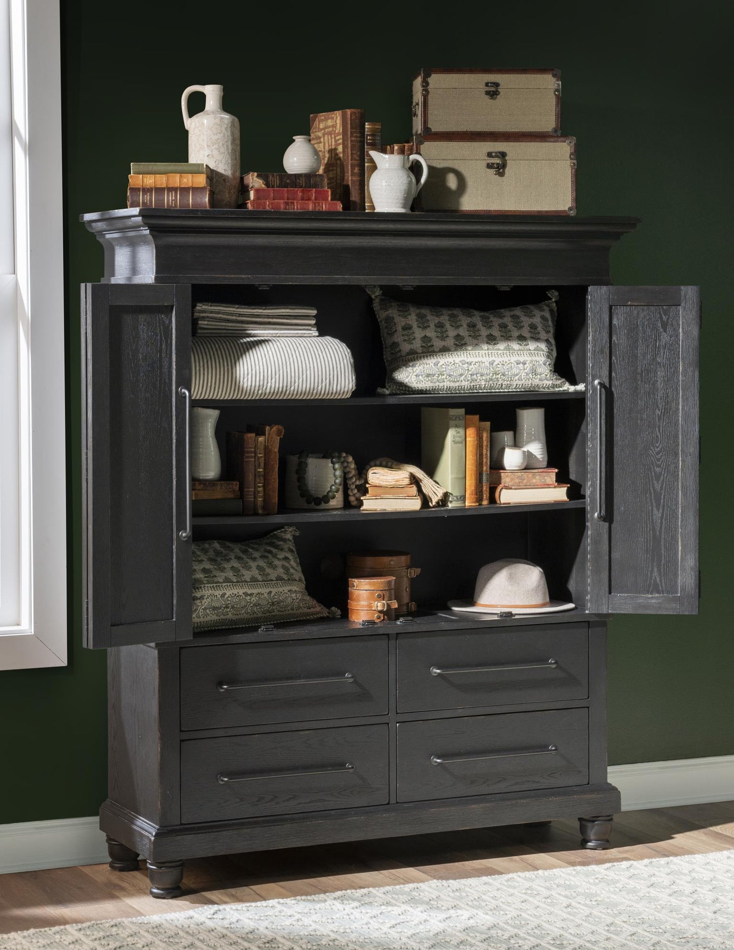 Vintage Market - Armoire