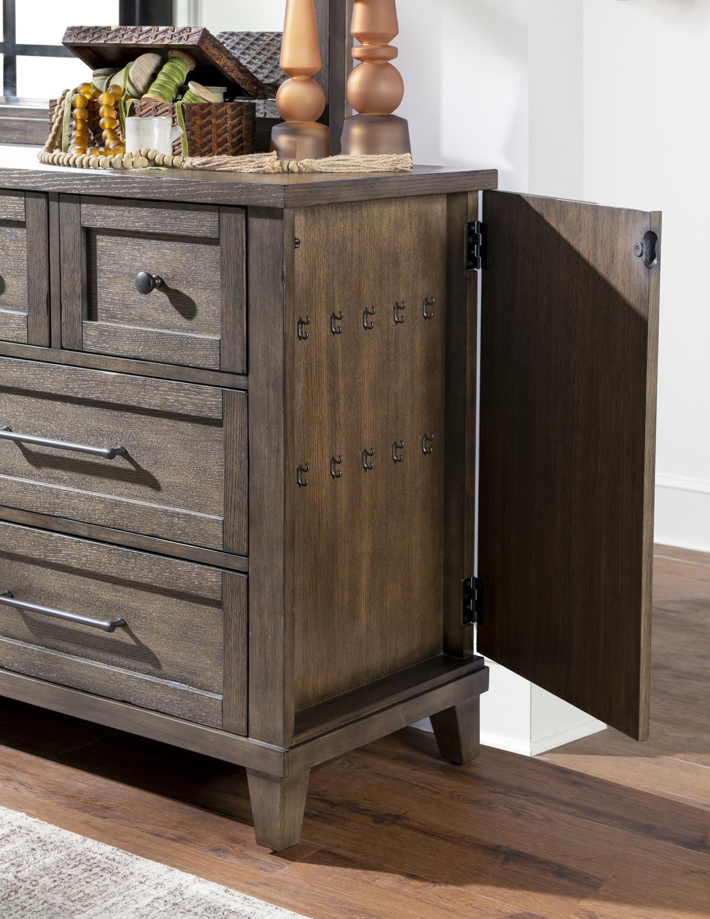 XXX's And OOO's - Dresser